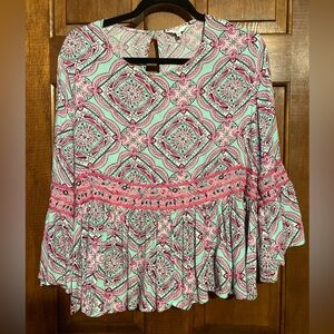 Crown & Ivy Women’s Top Large Petite Ruffled Sleeves